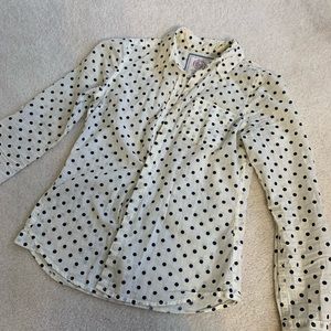 Polka dots!! 💗💗🖤🖤 button down